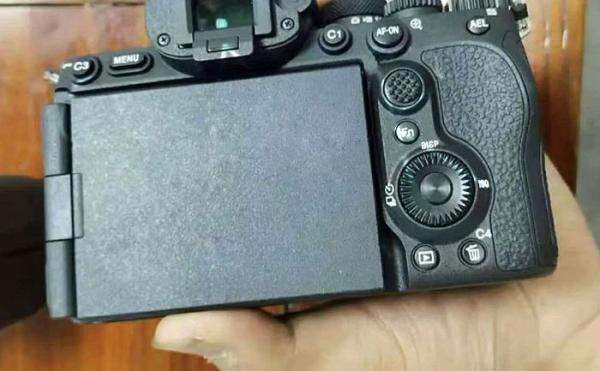 Официальный тизер новой камеры Sony