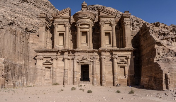 Российские туристы волнуются из-за новых правил пребывания в Иордании