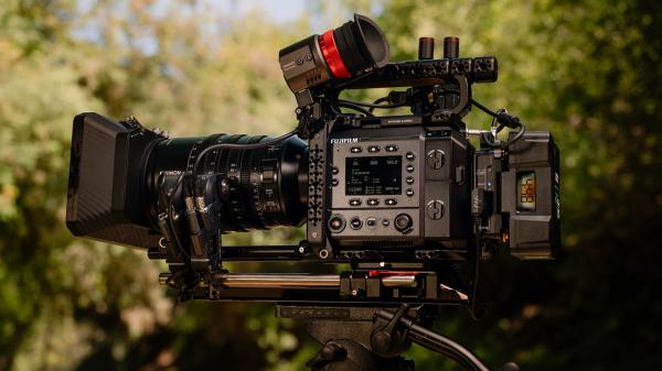 Кинокамера Fujifilm, наконец, получила поддержку RAW-видео. Но есть нюанс