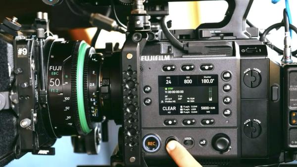 Кинокамера Fujifilm, наконец, получила поддержку RAW-видео. Но есть нюанс