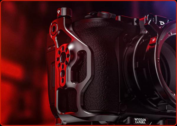 Тяжелый обвес компенсирует отсутствие стаба в Canon EOS C50