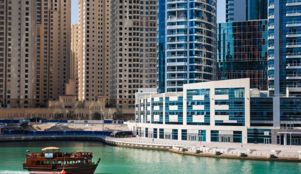 Авиакомпании соревнуются в дешевизне: туристов отвезут в Дубай менее чем за 5 тысяч рублей в каникулы