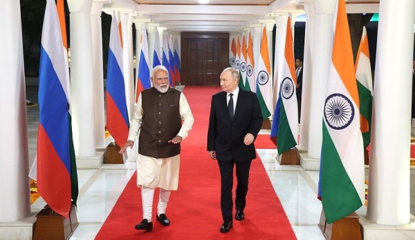 Моди: Россия и Индия готовы к введению безвиза для тургрупп