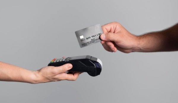 Заработали или нет: туристам на Мальдивах пообещали оплату картами &laquo;Мир&raquo;