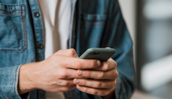 В РФ запустят мессенджер «Молния» для российских и китайских туристов