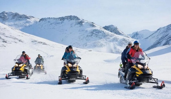 В Пермском крае пропали 13 туристов на снегоходах